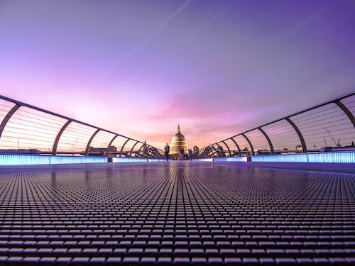 Nacht in der Nähe des Bahnhofs Kings Cross